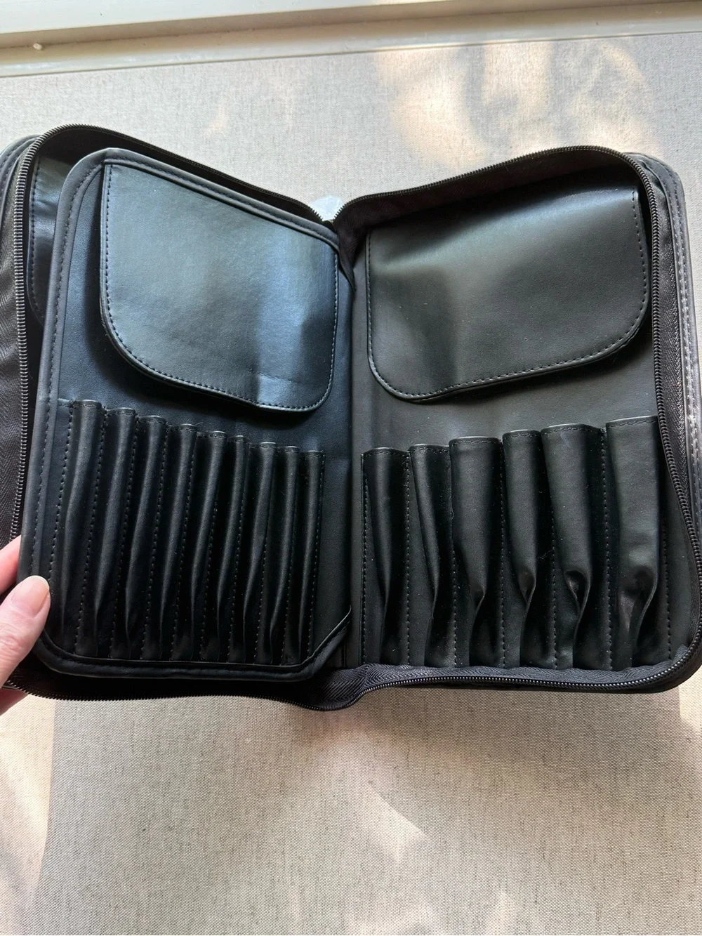 Sigma Beauty Professional Makeup Brush Case Travel Organizer Black Faux Leather